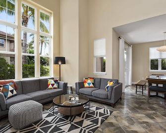 Colony Villas Waikoloa 301 2 Bedroom Villa by RedAwning - Waikoloa Village - Вітальня