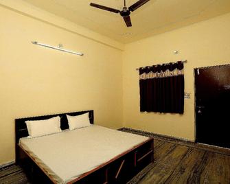 Spot On Angel Garden - Alīgarh - Bedroom