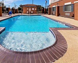 Candlewood Suites Baytown By IHG - Baytown - Bể bơi