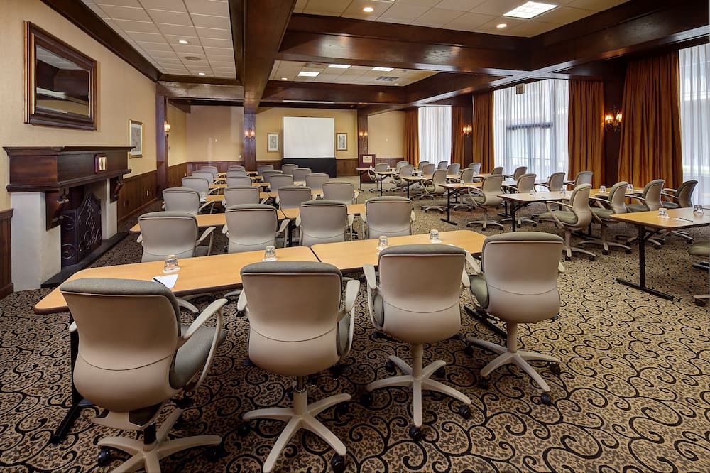 Historic Whispering Woods Hotel & Conference Center - Olive Branch - Konferenční místnost
