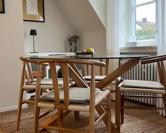 Lovely apartment Munich Harlaching Apartment - Munique - Sala de jantar