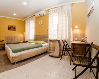 Chernomor Guest House - Vityazevo - Bedroom