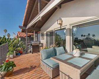 Coastal Modern Beach Cottage-2 Bed/2 Bath, A/C, Vegetable Garden, Walk2Beach - Capistrano Beach - Balcony