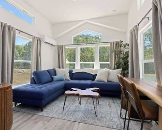 Tiny River House - Three Rivers - Salon