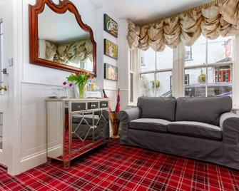 Cozy Room With King Bed Close To Lake Windermere5 - Windermere - Living room
