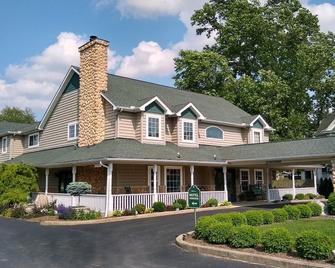 Hearthstone Inn & Suites - Cedarville - Edificio