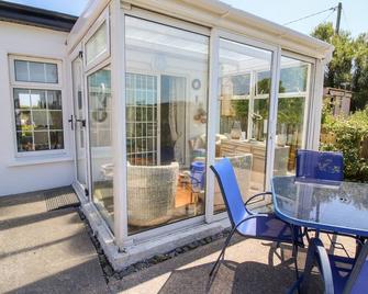 Cozy Cottage Retreat in Listowel pet friend - Listowel - Patio