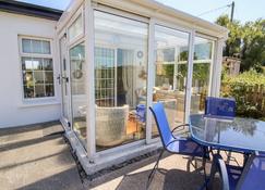 Pet friendly Immaculate 2-Bed Cottage in Listowel - Listowel - Patio