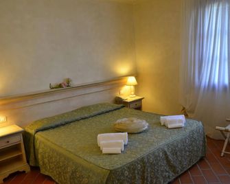 Albergo Il Poeta - Santa Maria a Monte - Habitación