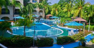 Sunbay Hotel - Bridgetown - Svømmebasseng
