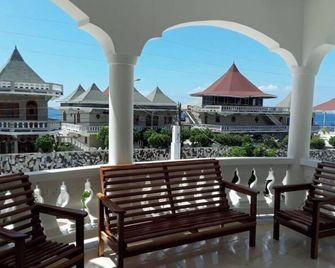 A Rooftop View, Comfort & Event-Ready Spaces - #11 - Negril - Balkon