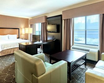 Hampton Inn and Suites Parsippany/North - Parsippany - Bedroom