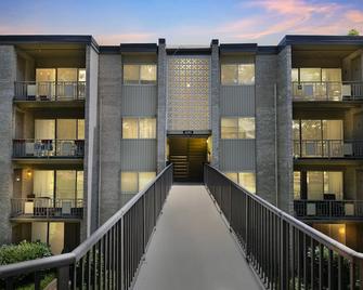 Charming Condo In North Bethesda 1 Bedroom Condo by RedAwning - North Bethesda - Building