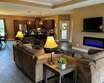 Dogwood-2, Cozy, spacious & luxurious 2 bedroom 2 bath home - Brewton