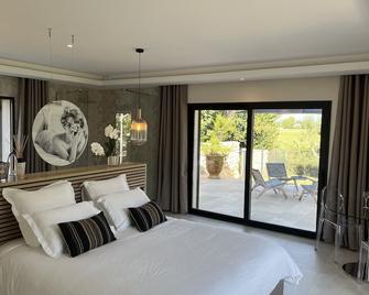 Domaine de La Franquette by Bridget & Pascal - Caderousse - Habitación