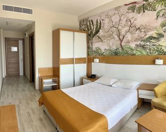 Hotel Santana - Altınoluk - Bedroom