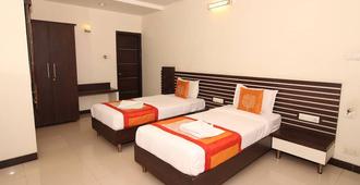 Hotel Meera - Raipur - Sypialnia