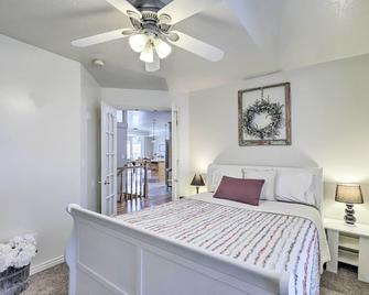 Riverton Home w/ Gas Grill & Private Deck! - Riverton - Habitación