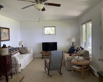 Awesome Sunsets at Champlain Island Lakeside Cottage - North Hero - Living room