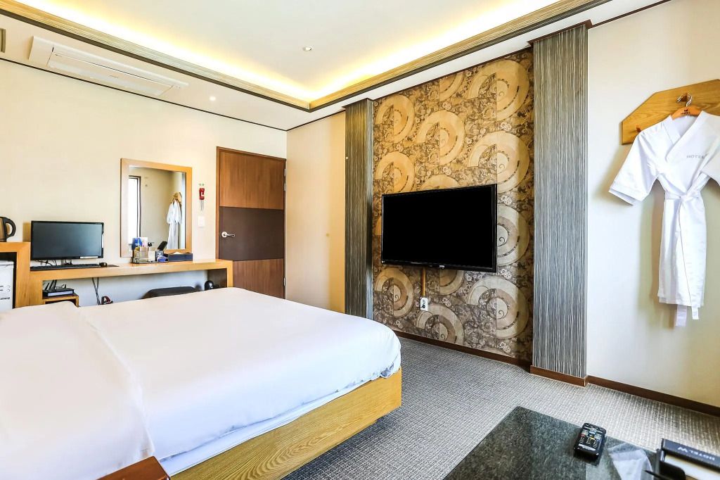 جيجو هوتيلوي