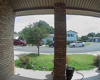 3-bedroom castle in delightful Greeley with AC, fitness room, WiFi - Greeley - Outdoors view