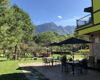 Sitou Peach Villa B&B - Nantou City - Patio