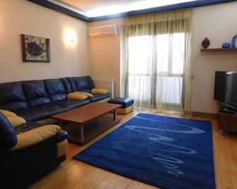 Nicole's Apartment - Bucarest - Sala de estar