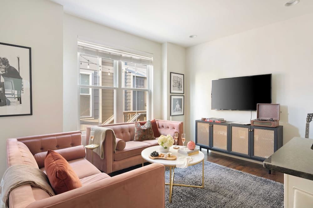 Hart Suite 16 by Avantstay Gorgeous Town House w/ Modern Amenities in Nashville! - Nashville - Oturma odası