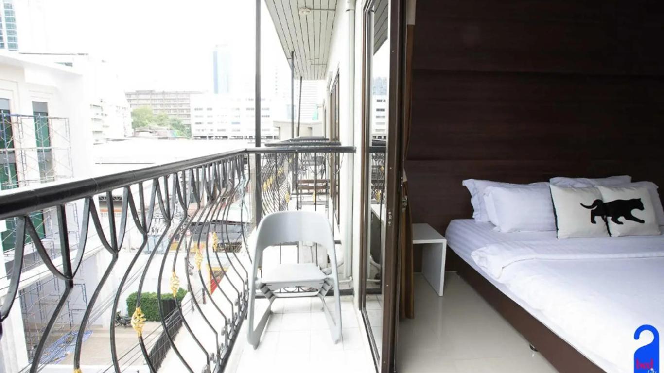Bed By City Hotel