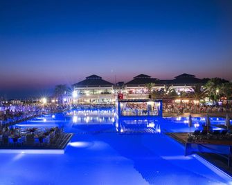 Club Nena - Sida - Piscina