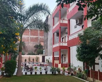 Tiger Safari Resort, Ranthambhore - Sawāi Mādhopur