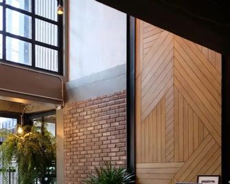 Sailomyen Cafe & Hostel - Vientiane