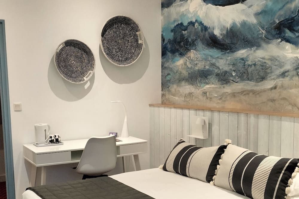 فرانس أوتل - نيور - غرفة نوم