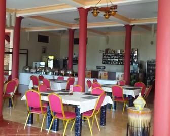 Flagship Piazza Hotel - Hostel - Bushenyi - Restaurante