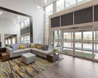 Holiday Inn & Suites Savannah Airport - Pooler by IHG - Pooler - Building