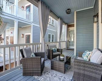 The Alfred Inn, Victorian District | Modern Flare - Savannah