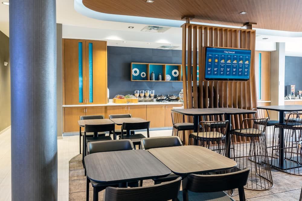 Restaurant view of SpringHill Suites by Marriott Columbia