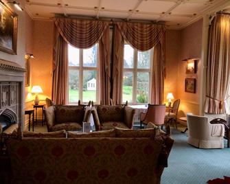 Horsted Place Hotel - Uckfield - Living room