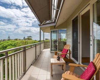 Sorrento Holidays! St Pauls Rd Walk To The Beach & Sauna. Book Now! - Sorrento - Balcony