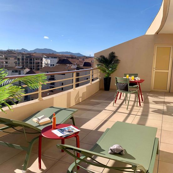 ibis Cannes Plage La Bocca image 1