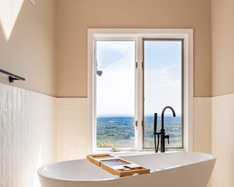 Casa Manzara - Mountain Top Views Pool & Hot Tub by Red Cottage - Middletown