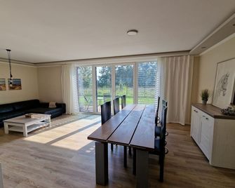 Very large apartment with great terrace, huge kitchen - مندن (ألمانيا) - غرفة طعام