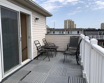 Nice Room at York University - Toronto - Balcony