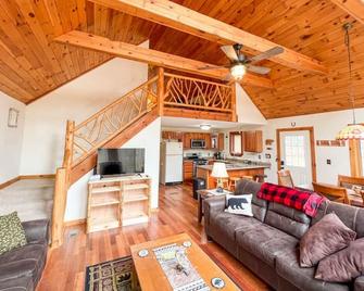 Cozy Adirondack Mountain Cabin- Inlet, Ny - Sleeps 9! - Inlet - Sala de estar