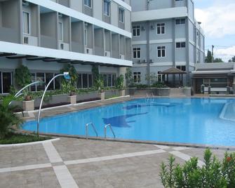 Surya Hotel Duri - Duri - Piscina