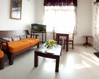 Villa Hilltop - Hikkaduwa - Living room
