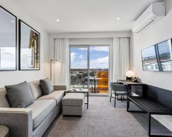 Quest Perth Ascot - Perth - Living room