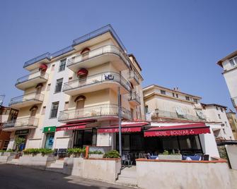 Hotel Bolivar - Marina di Camerota - Gebäude