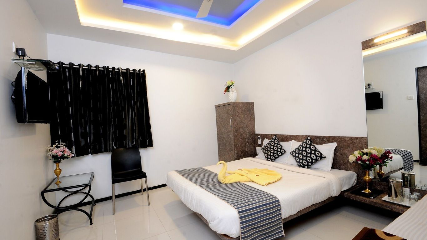 Hotel Vyankatesh & Pure Veg Restaurant