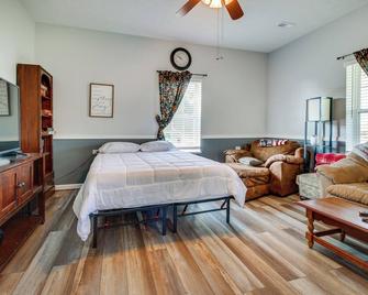 Kentucky Retreat Near Williamstown Lake! - Williamstown